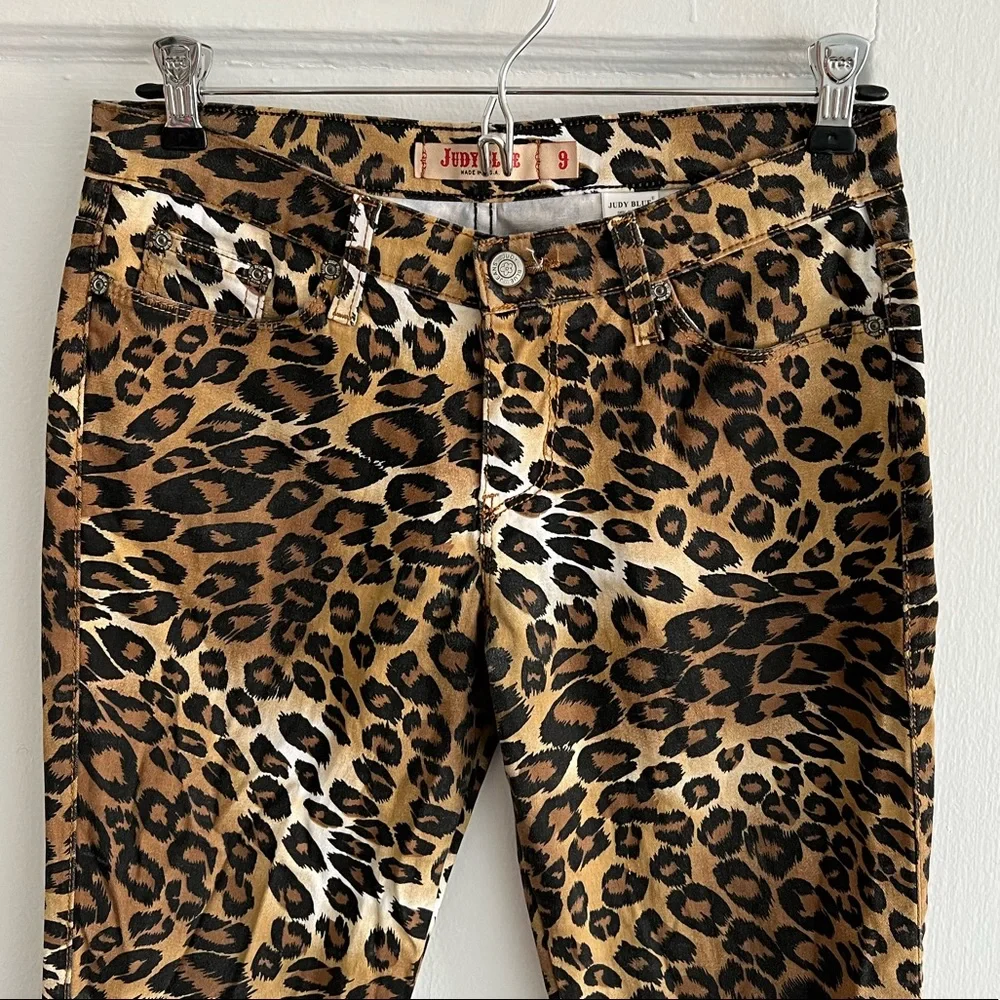 JUDY BLUE/Preowned leopard print size 9 skinny jeans sz 9
